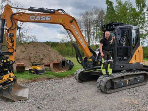 LEVERANS AV CASE CX90D TILL JERLERYDS TJÄNSTER AB!