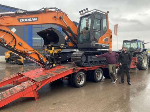 LEVERANS AV DOOSAN DX140LCR-5 TILL JÖNSSON SCHAKT I SKÅNE!