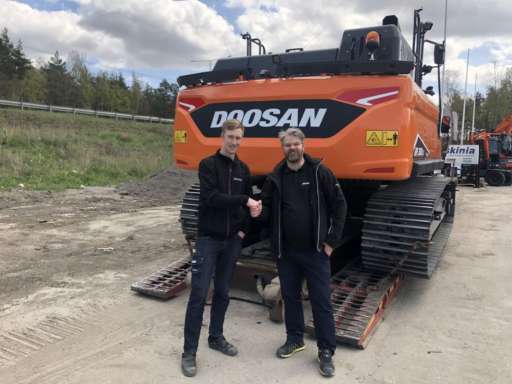 LEVERANS AV DOOSAN DX300LC-7 TILL EDLUNDS SCHAKT AB!