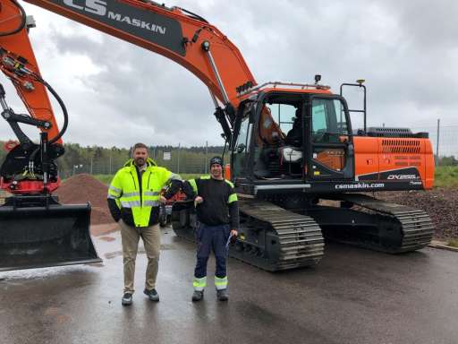 LEVERANS AV DOOSAN DX255LC-5 TILL CS MASKIN I GÖTEBORG!