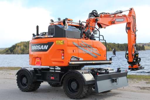 LEVERANS AV DOOSAN DX165W-5 AV VÅR ÅTERFÖRSÄLJARE LGL MASKIN I GNARP TILL NÖJD KUND!