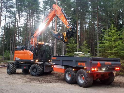 LEVERANS AV DOOSAN DX165W-5 TILL NÖJD KUND!