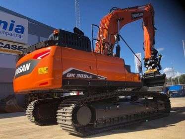 LEVERANS AV DOOSAN DX300LC-7 TILL BENNYS GRÄV AB! 