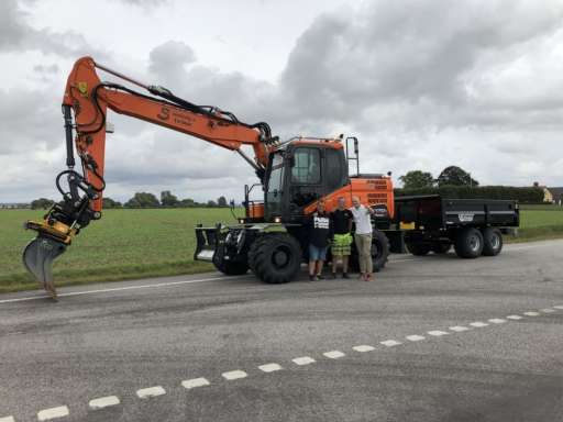 LEVERANS AV DOOSAN DX170W-5 TILL JJ STENSÄTTNING AB!