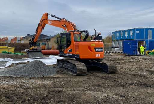 LEVERANS AV DOOSAN DX235LCR-5!