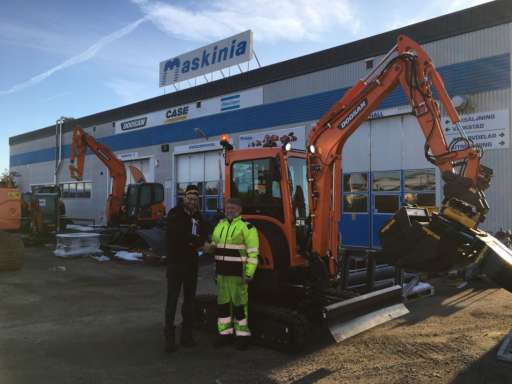 LEVERANS AV DOOSAN DX35Z TILL KS JOHANSSONS ENTREPRENAD I MOTALA!