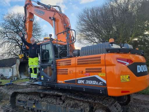 LEVERANS AV DOOSAN DX300LC-7!