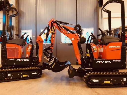 LEVERANS AV TVÅ STYCKEN DOOSAN DX10Z TILL STOCKHOLMS KUND!