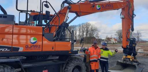 LEVERANS AV DOOSAN DX170W-5 TILL BJÄRE ENTREPRENAD!