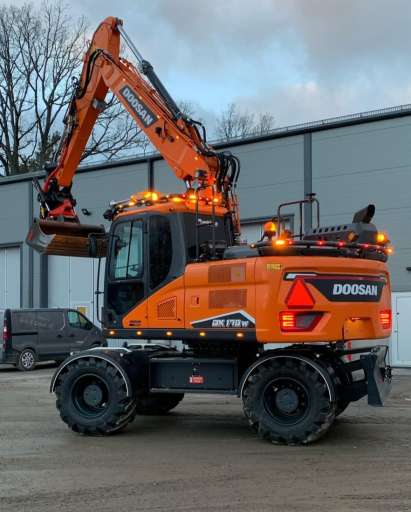 Leverans av Doosan DX170W-7!