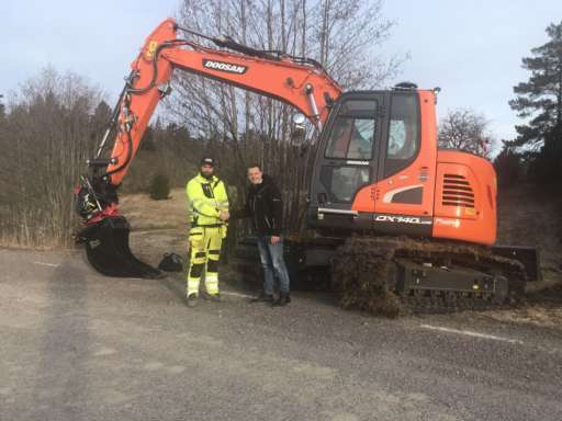 LEVERANS AV DOOSAN DX140LCR-5 TILL TJUST BEMANNING AB!