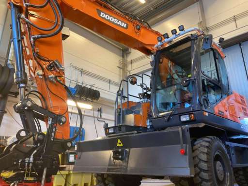 LEVERANS AV DOOSAN DX165W-5!