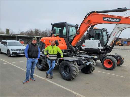 LEVERANS AV DOOSAN DX57W-5!