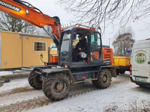 LEVERANS AV DOOSAN DX140W-5!