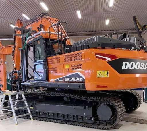 LEVERANS AV DOOSAN DX300LC-7!