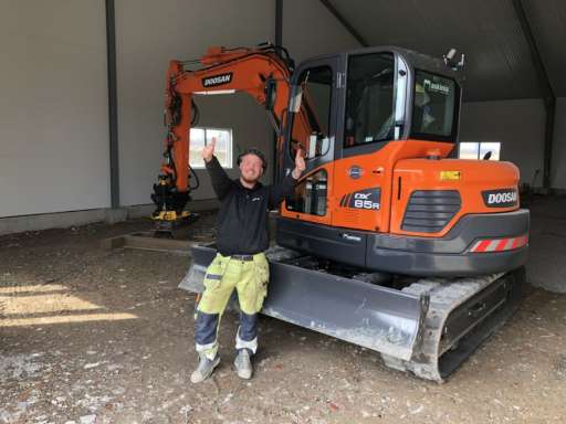 LEVERANS AV DOOSAN DX85R-3 TILL GLAD OCH LYCKLIG KUND I SÖDER!