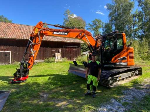 LEVERANS AV DOOSAN DX140LCR-7!