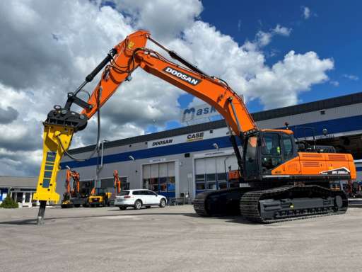 LEVERANS AV DOOSAN DX380LC-7 OCH EPIROC HB3600!